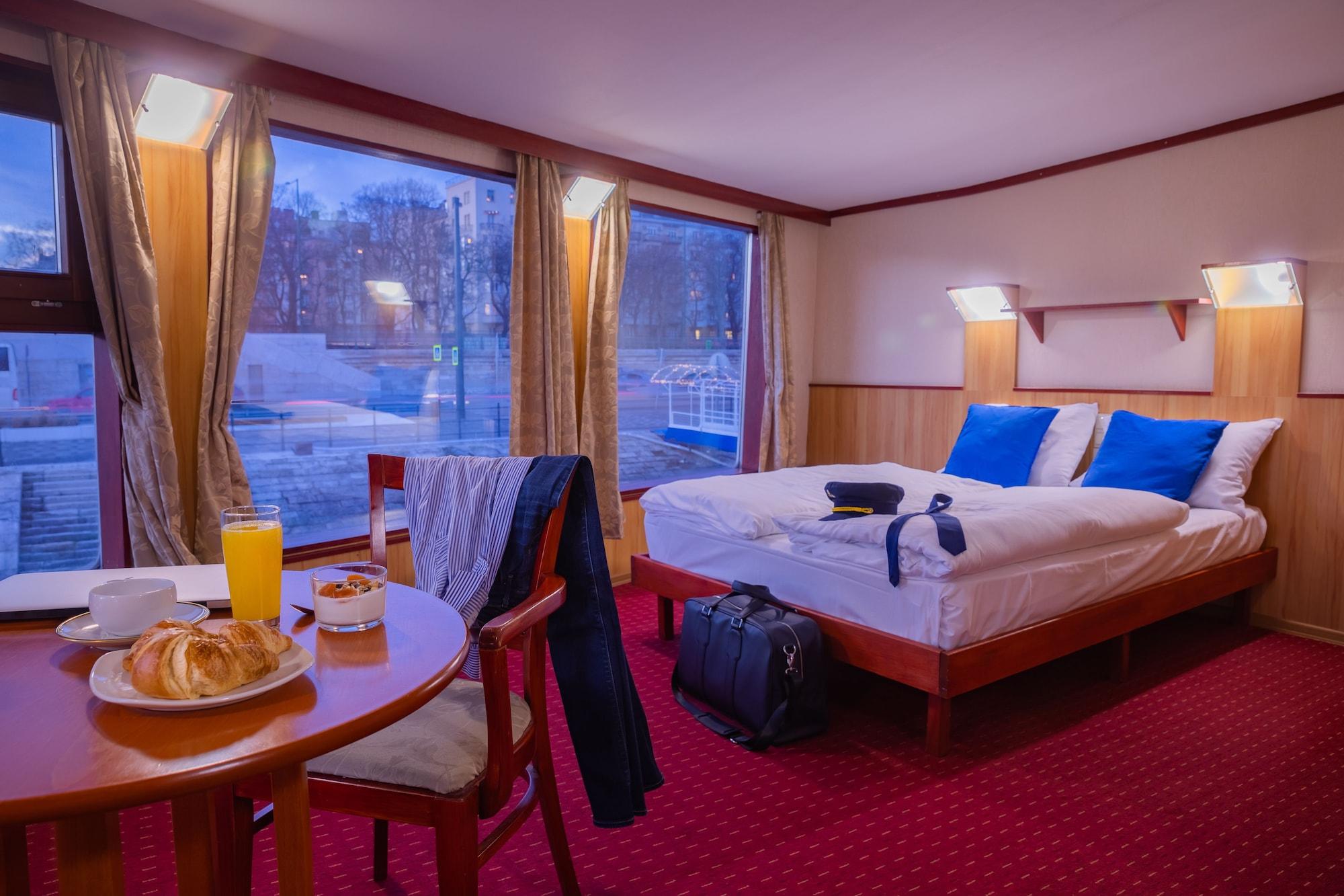 Hotel en barco Fortuna Boat