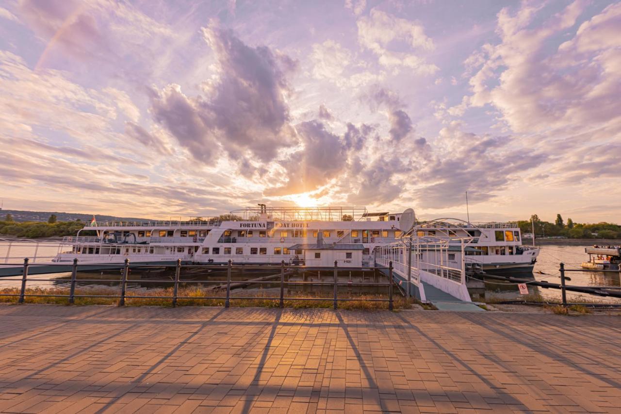 Fortuna Boat Hotel en barco