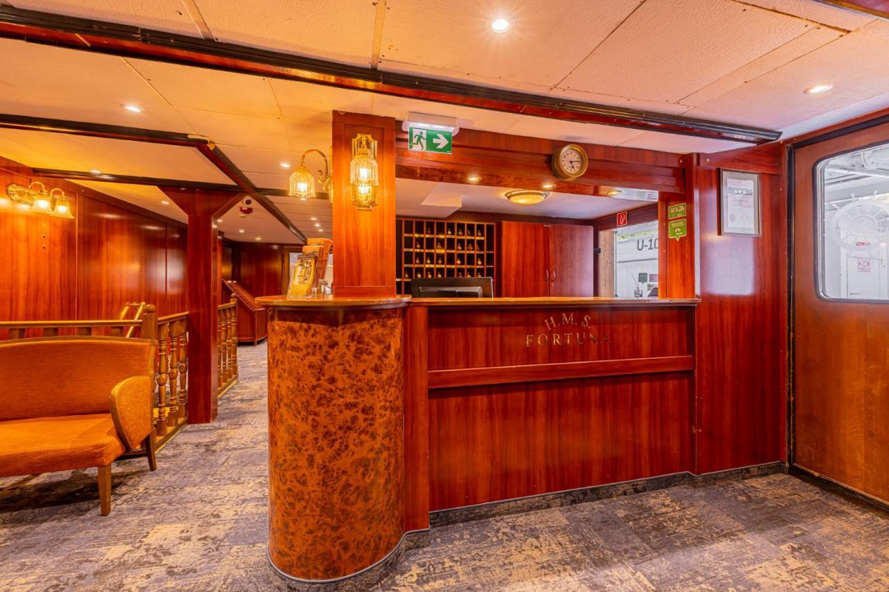 Fortuna Boat Hotel en barco Budapest