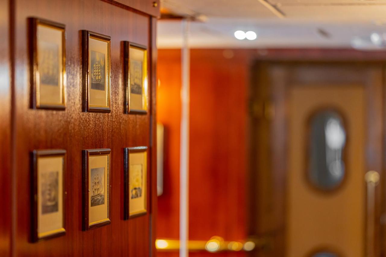 Fortuna Boat Hotel en barco Budapest