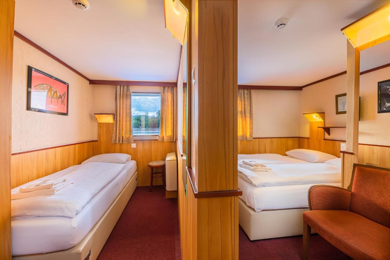 Fortuna Boat Hotel en barco 3*