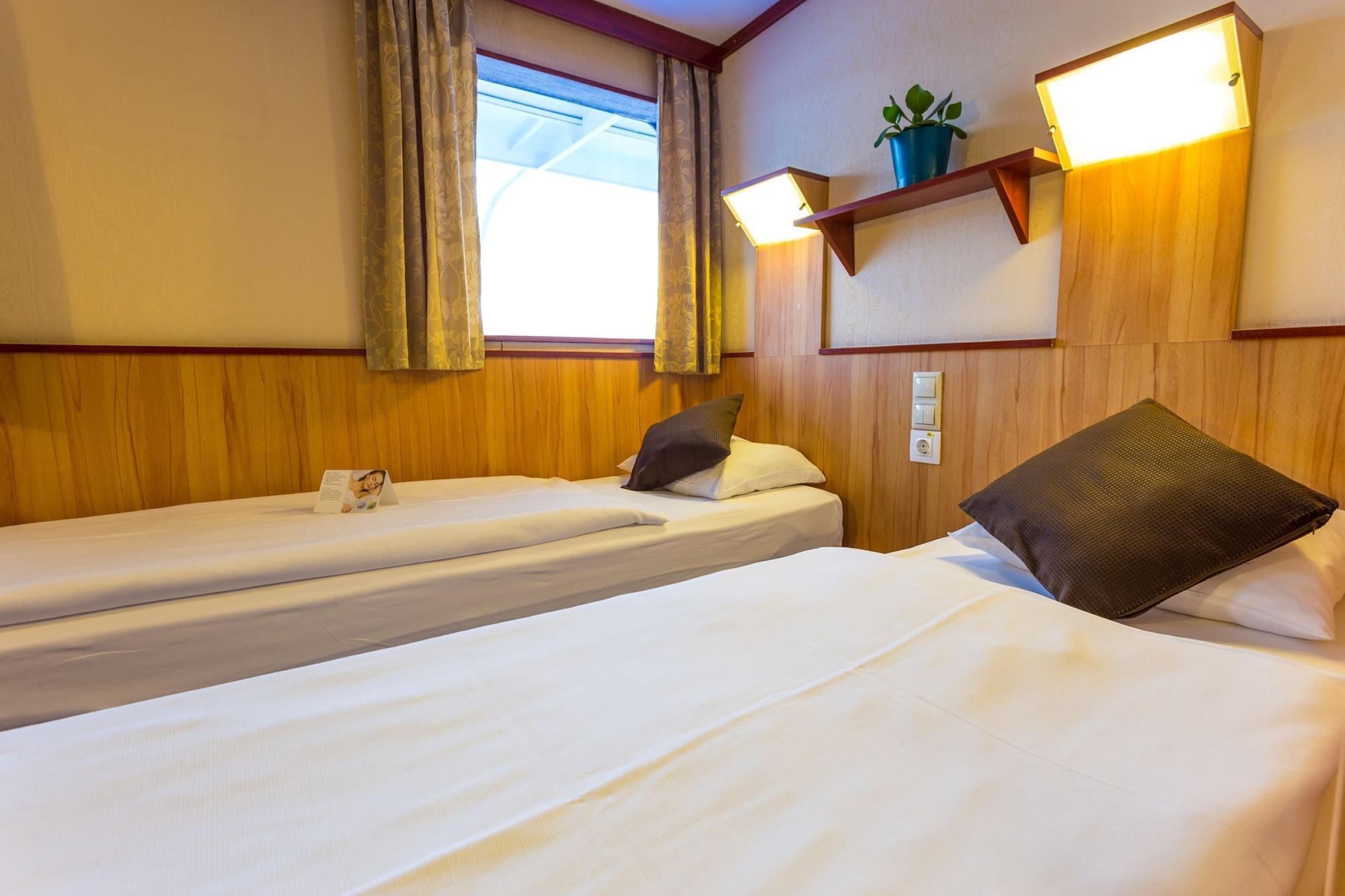 Hotel en barco Fortuna Boat