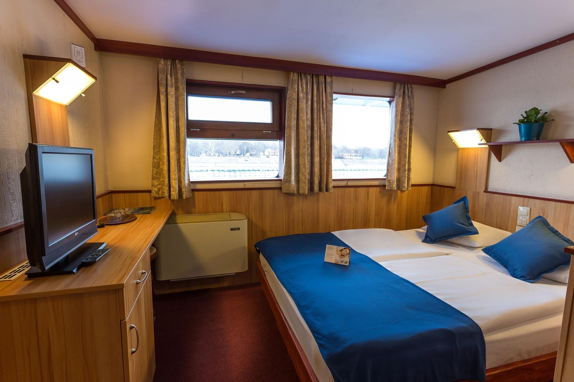 Fortuna Boat Hotel en barco