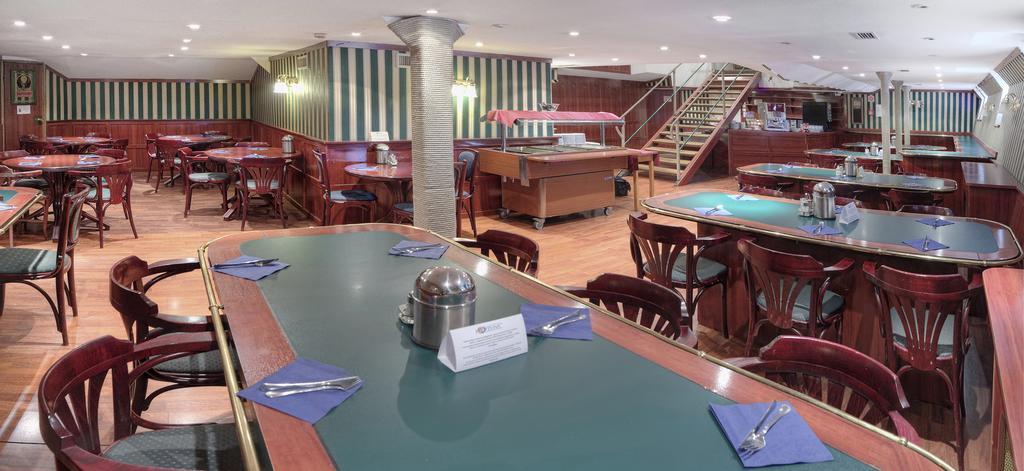 Fortuna Boat Hotel en barco Budapest