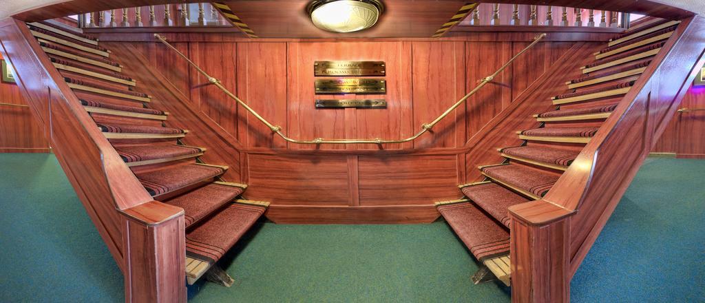 Fortuna Boat Hotel en barco