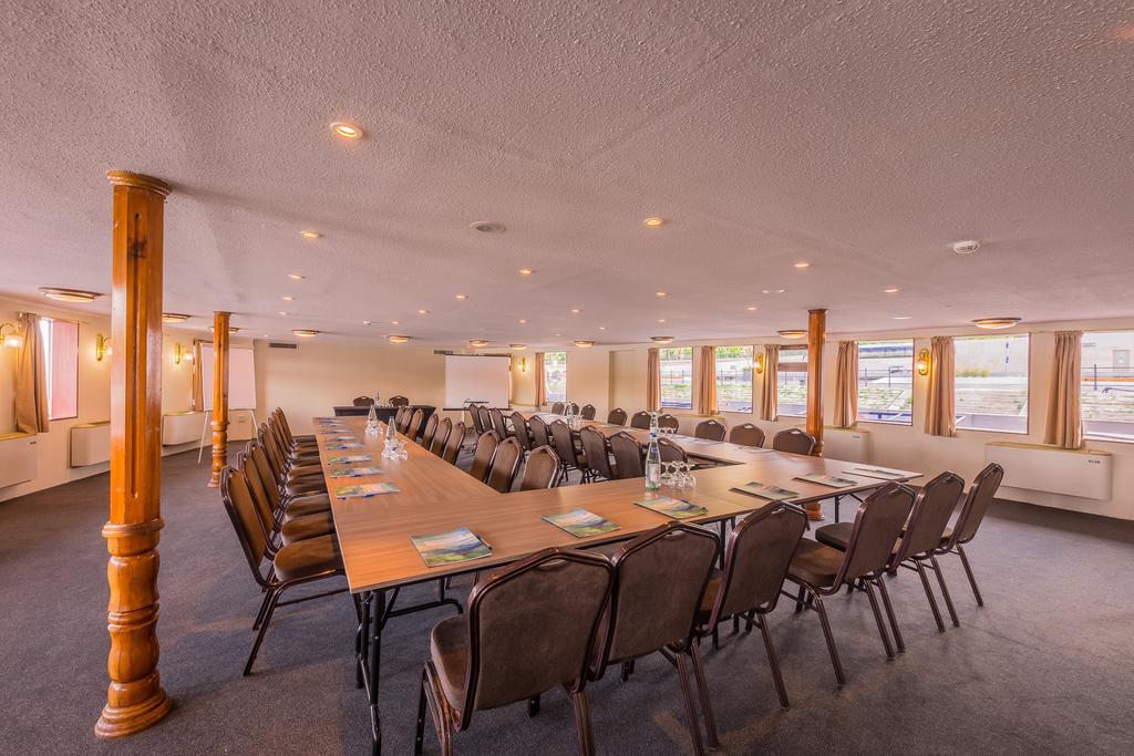 Fortuna Boat Hotel en barco 3*