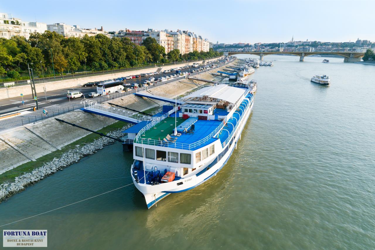 Fortuna Boat Hotel en barco