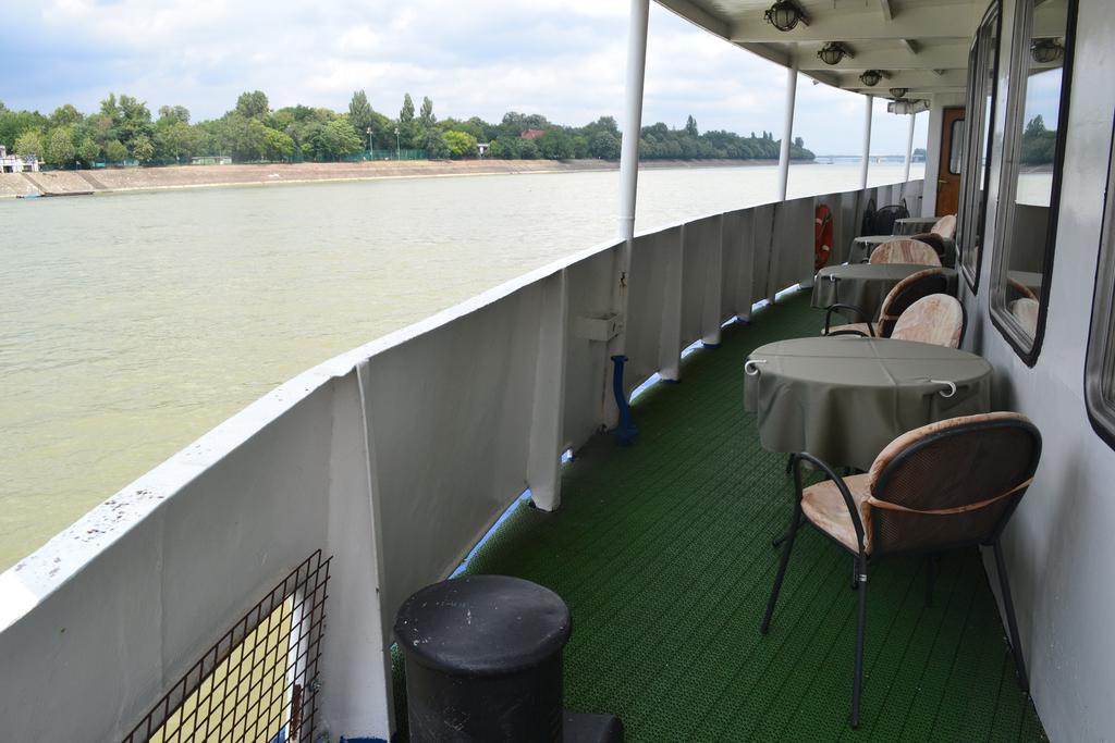 Fortuna Boat Hotel en barco Budapest