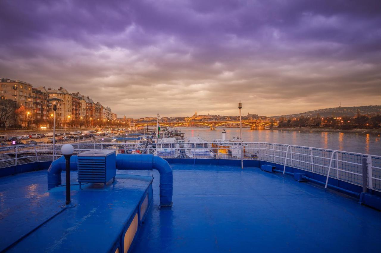 Fortuna Boat Hotel en barco Budapest