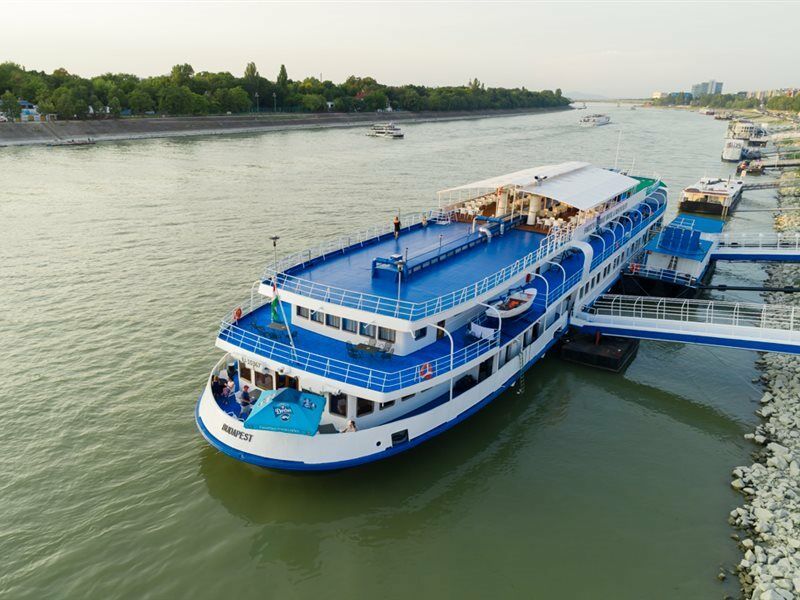Fortuna Boat Hotel en barco 3*